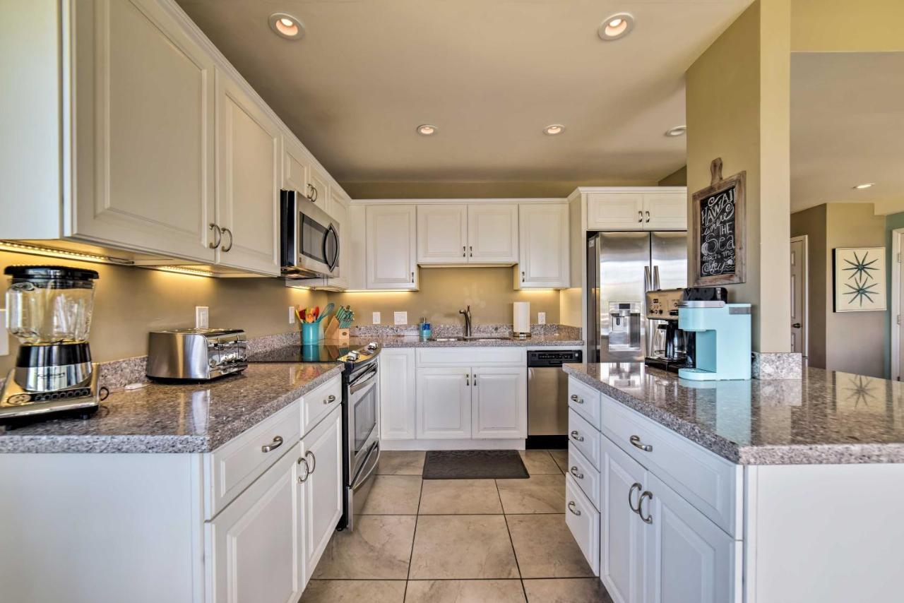 Ocean-View Kihei Condo With Pool Access! Exterior photo